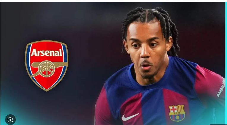 Arsenal đã chính thức hỏi thăm Barcelona về tình hình của trung vệ người Pháp